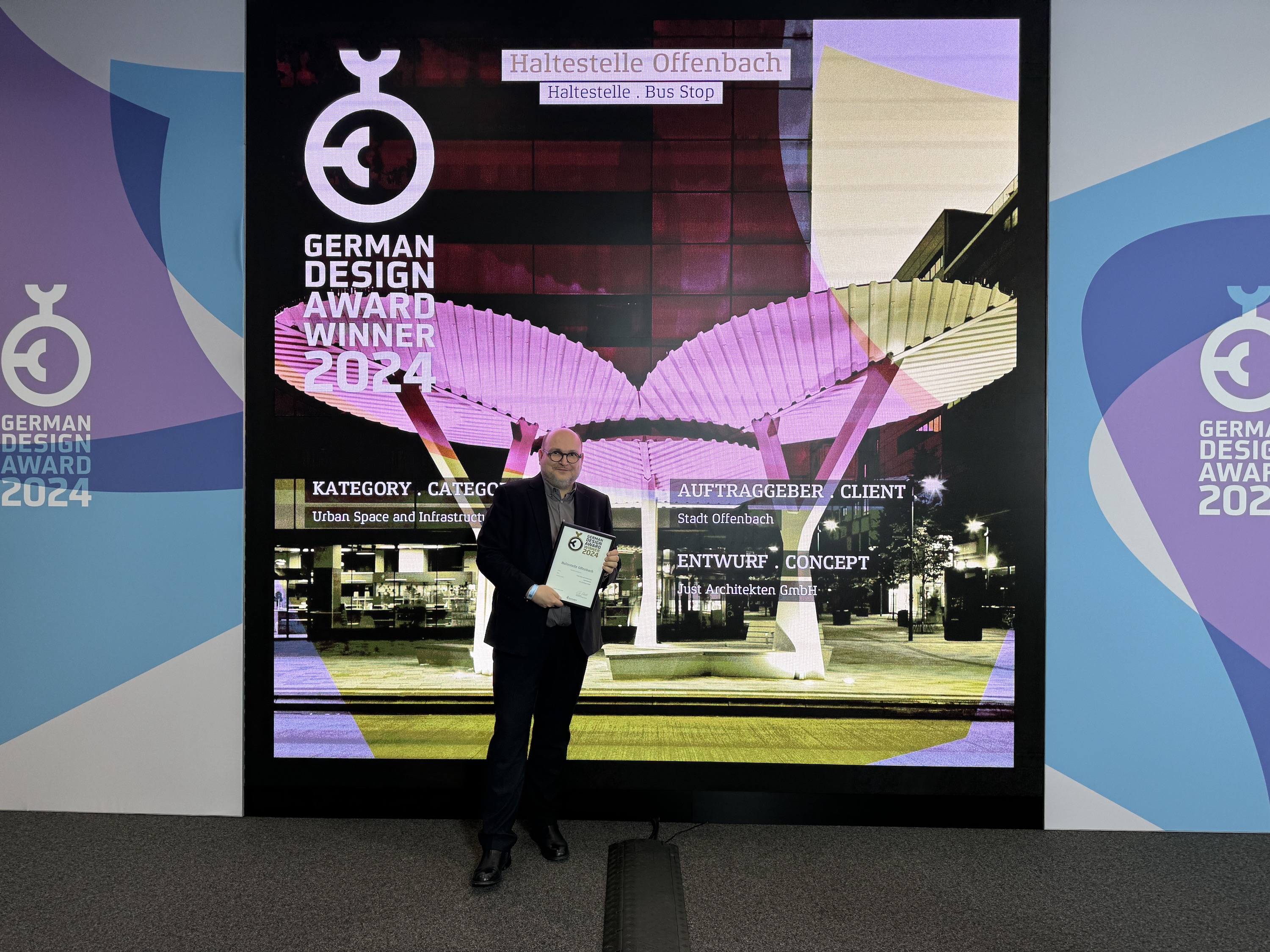 Just Architekten win the German Design Award 2024 for the Offenbach Bus Stop